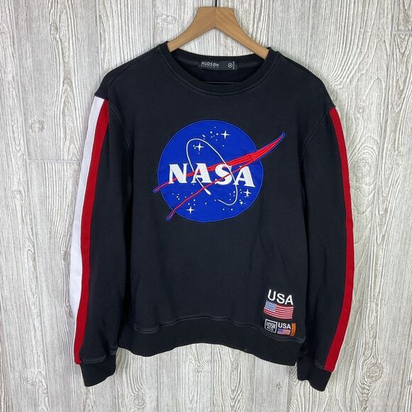 Hudson Black NASA Crewneck Sweatshirt Mens Medium NASA "Meatball" Logo Red and W - Picture 2 of 8